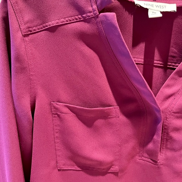 Nine West NWOT two-pocket blouse with notched collar - Picture 5 of 7